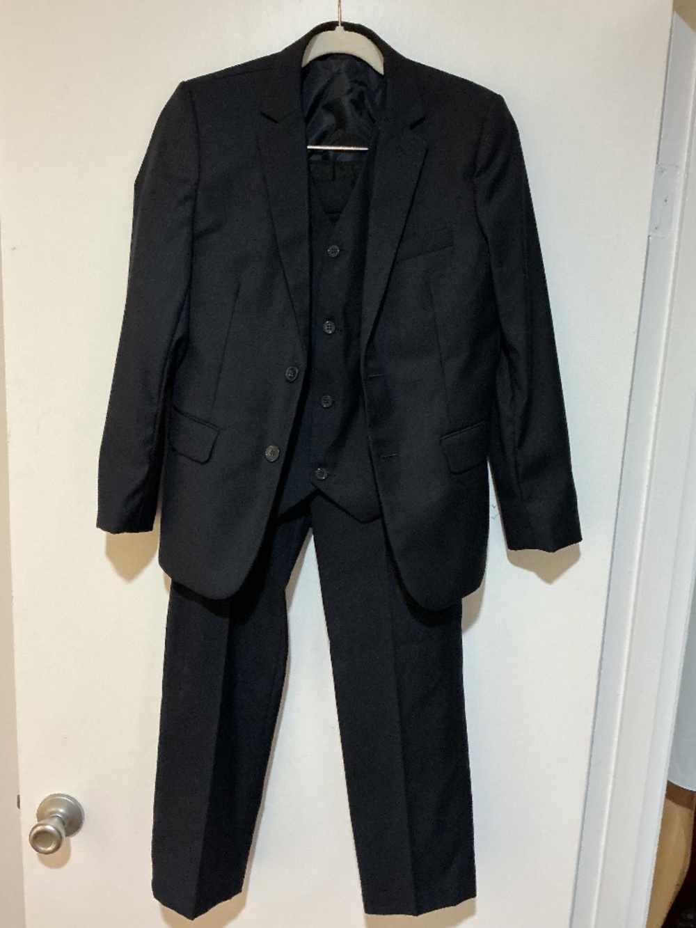 Boys Mazari 3pc suit Sizes 14/16